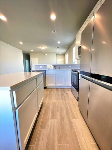 152 Old Stagecoach RD, Jarrell, TX 76537