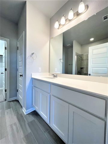 152 Old Stagecoach RD, Jarrell, TX 76537