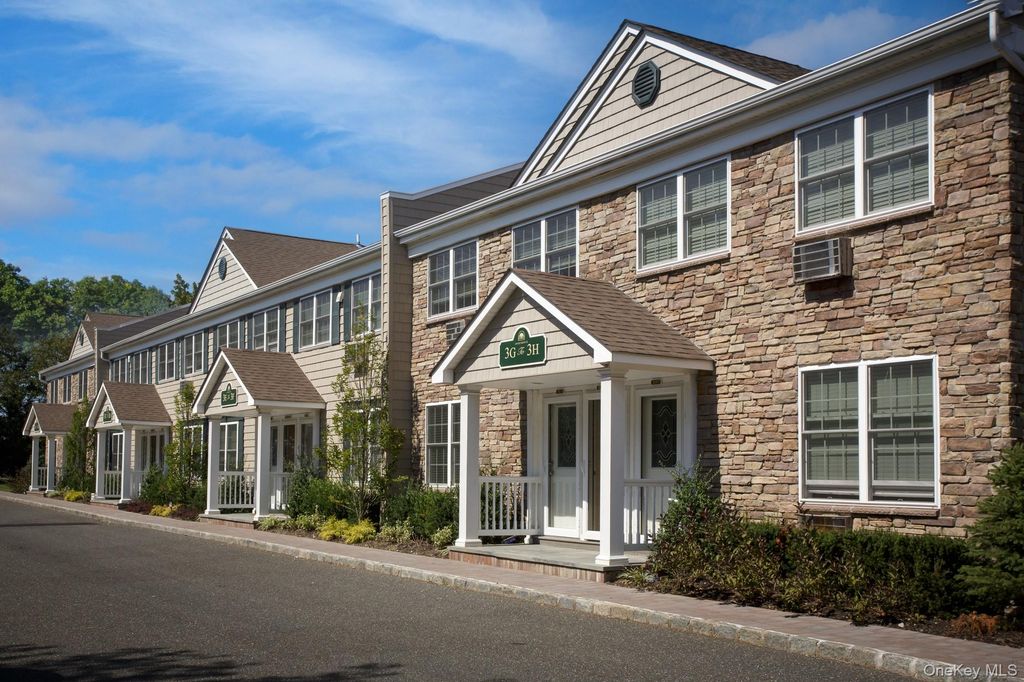 184 Hallock Road 3A2, Lake Grove, NY 11755