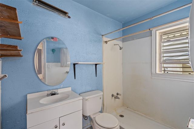 1210 10th Avenue N, Texas City, TX 77590