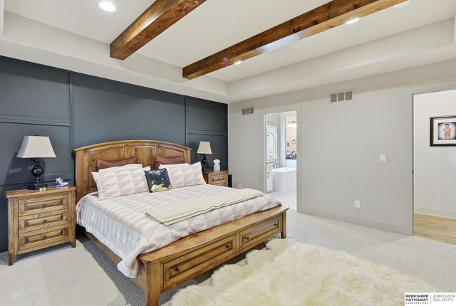 2007 S 211 Street, Elkhorn, NE 68022