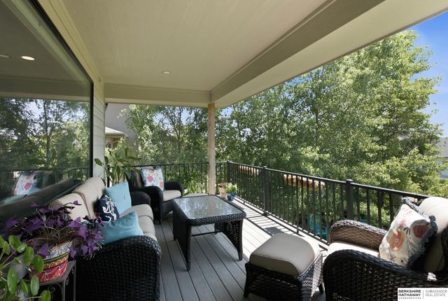 2007 S 211 Street, Elkhorn, NE 68022