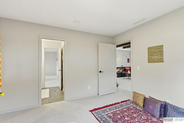2007 S 211 Street, Elkhorn, NE 68022