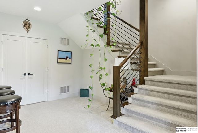 2007 S 211 Street, Elkhorn, NE 68022