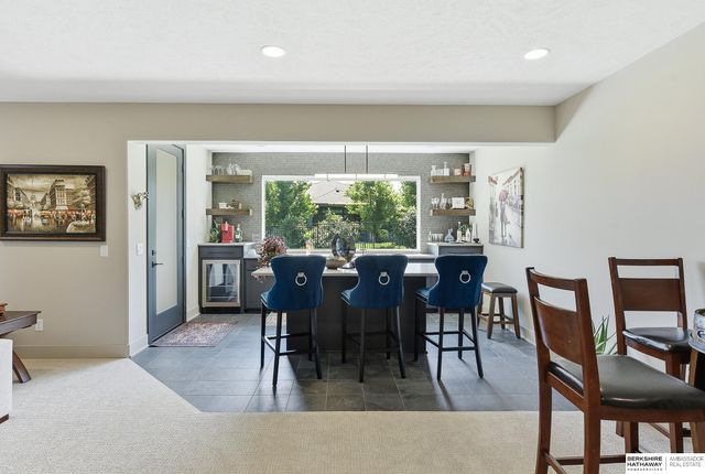 2007 S 211 Street, Elkhorn, NE 68022