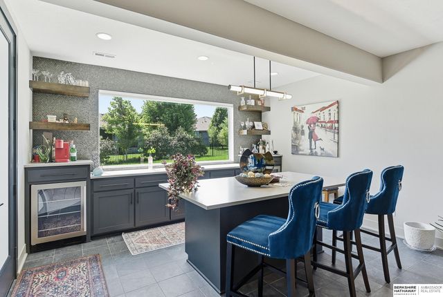 2007 S 211 Street, Elkhorn, NE 68022