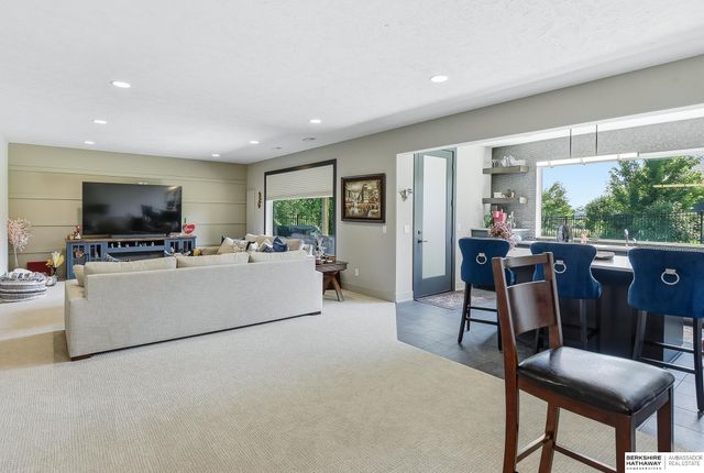 2007 S 211 Street, Elkhorn, NE 68022