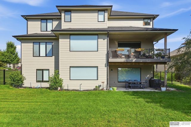 2007 S 211 Street, Elkhorn, NE 68022