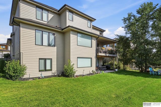 2007 S 211 Street, Elkhorn, NE 68022