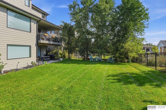 2007 S 211 Street, Elkhorn, NE 68022