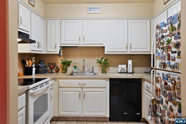 776 N 6th Street 1, Newark, NJ 07114