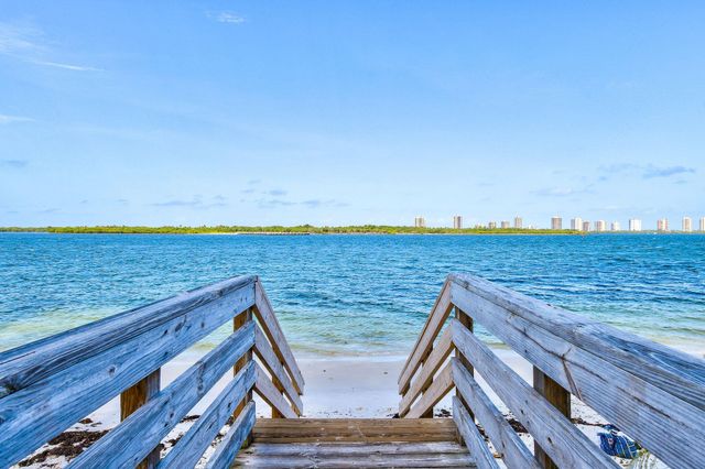 324 Southwind Drive 15, North Palm Beach, FL 33408