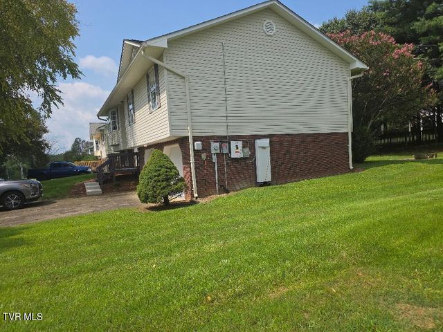 331 Gray Station Road, Johnson City, TN 37615