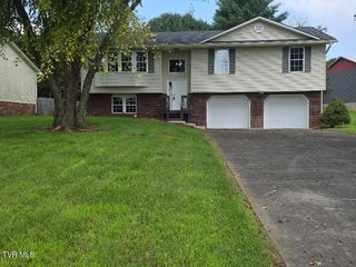 331 Gray Station Road, Johnson City, TN 37615