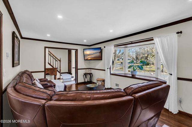 868 Royal Lane, Toms River, NJ 08753