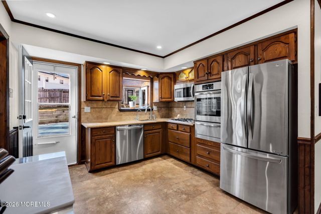 868 Royal Lane, Toms River, NJ 08753