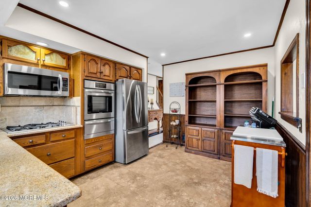 868 Royal Lane, Toms River, NJ 08753