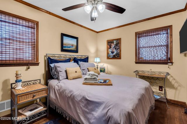 868 Royal Lane, Toms River, NJ 08753