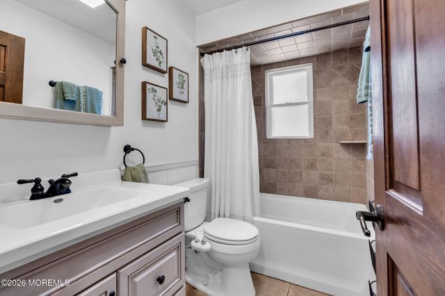 868 Royal Lane, Toms River, NJ 08753