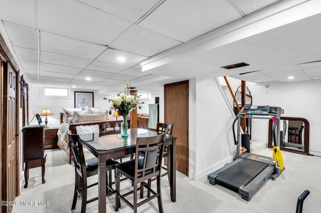 868 Royal Lane, Toms River, NJ 08753