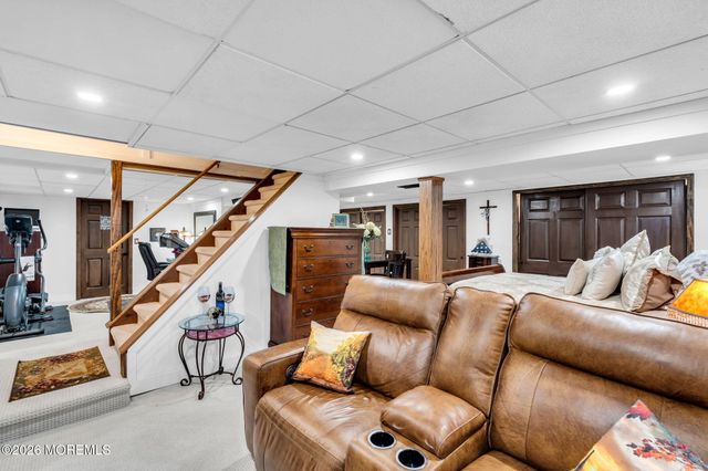 868 Royal Lane, Toms River, NJ 08753