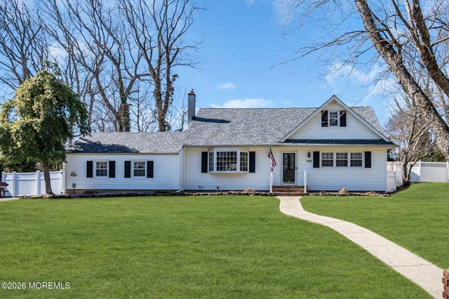 868 Royal Lane, Toms River, NJ 08753