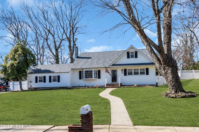 868 Royal Lane, Toms River, NJ 08753