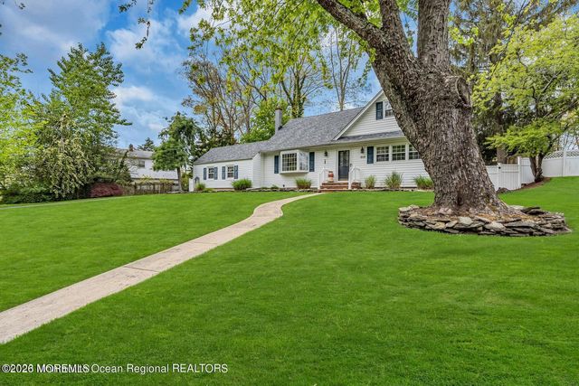 868 Royal Lane, Toms River, NJ 08753