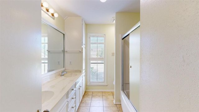 3004 Gleneagles Court, Bryan, TX 77802