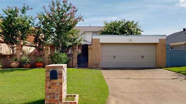 3004 Gleneagles Court, Bryan, TX 77802