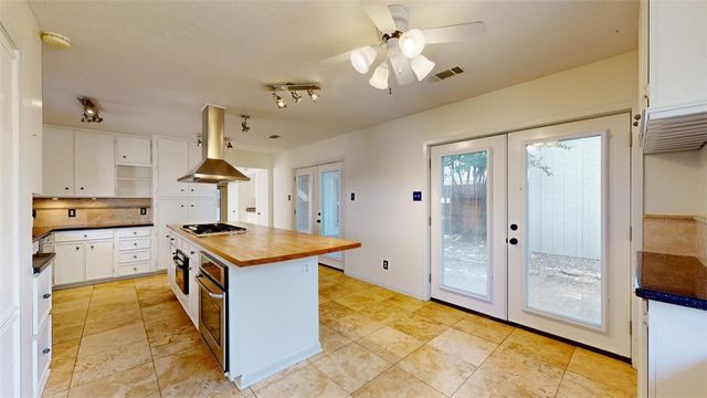 3004 Gleneagles Court, Bryan, TX 77802