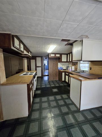 212 Water Ridge Drive, Livingston, TX 77351