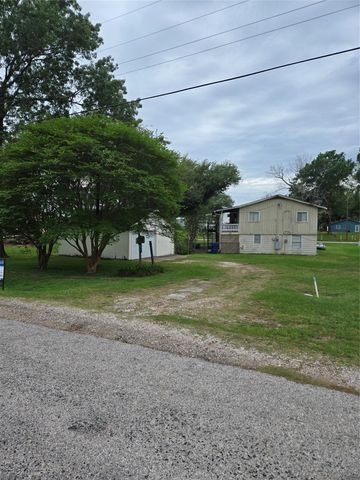 212 Water Ridge Drive, Livingston, TX 77351