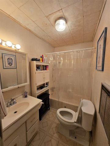 212 Water Ridge Drive, Livingston, TX 77351