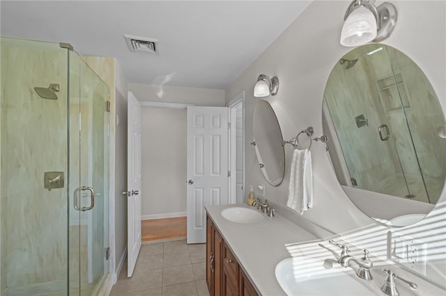 4 Read Avenue, Warren, RI 02885