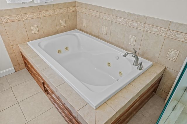 4 Read Avenue, Warren, RI 02885