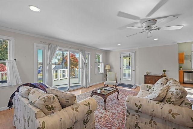 4 Read Avenue, Warren, RI 02885