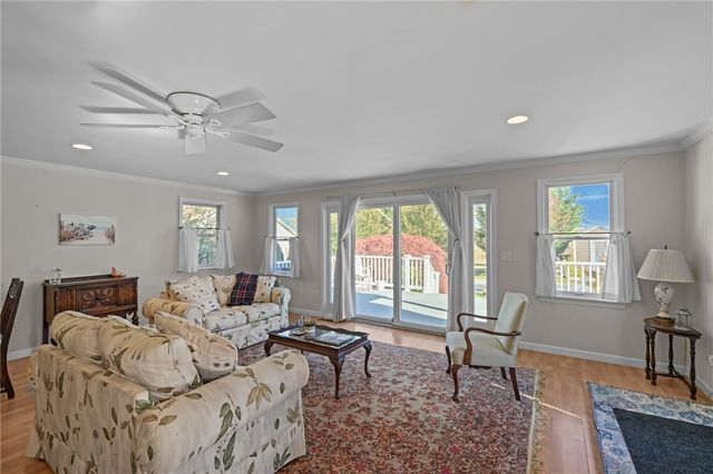 4 Read Avenue, Warren, RI 02885