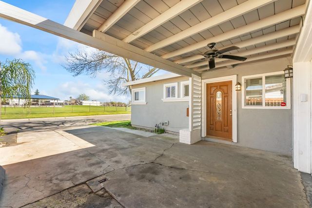 5450 73rd St, Sacramento, CA 95820