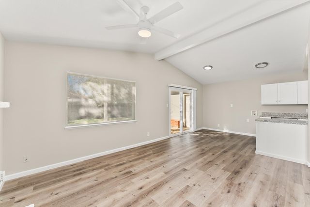 5450 73rd St, Sacramento, CA 95820