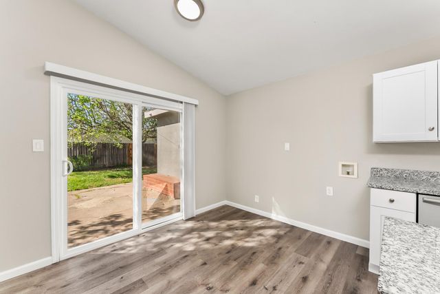 5450 73rd St, Sacramento, CA 95820