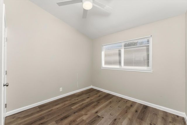 5450 73rd St, Sacramento, CA 95820