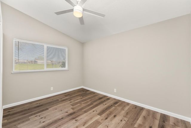 5450 73rd St, Sacramento, CA 95820