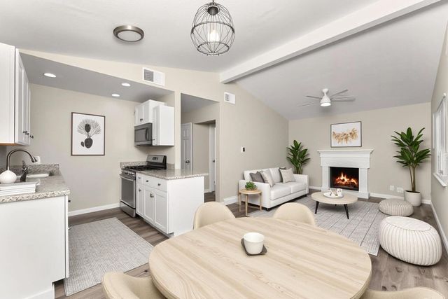 5450 73rd St, Sacramento, CA 95820