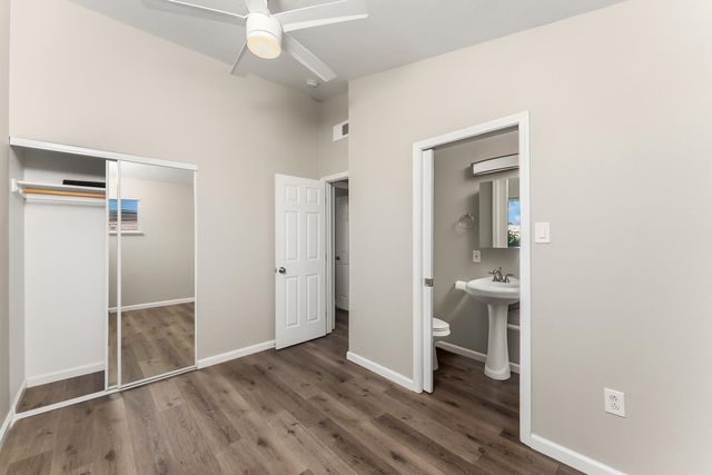 5450 73rd St, Sacramento, CA 95820