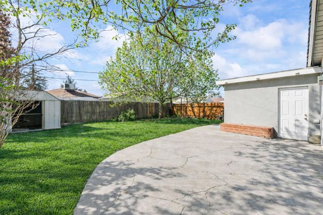 5450 73rd St, Sacramento, CA 95820