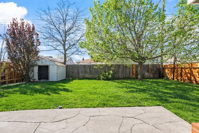 5450 73rd St, Sacramento, CA 95820