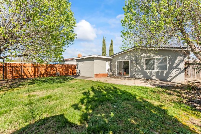 5450 73rd St, Sacramento, CA 95820