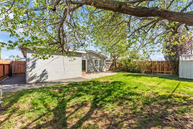 5450 73rd St, Sacramento, CA 95820