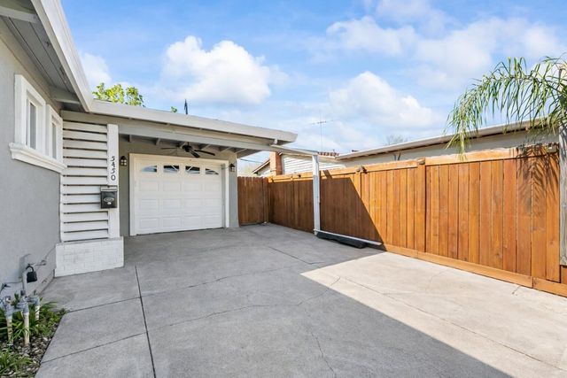 5450 73rd St, Sacramento, CA 95820